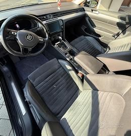 VOLKSWAGEN Passat Variant 2.0 TDI DSG Highline