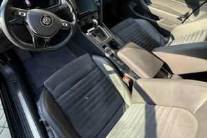 VOLKSWAGEN Passat Variant 2.0 TDI DSG Highline