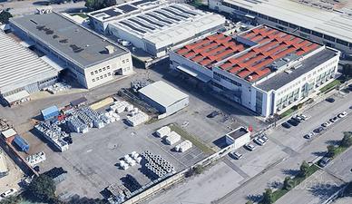 Immobile di 7000 m² con 5 locali a Brescia