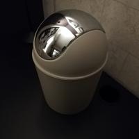 Cestino gettacarte con coperchio basculante