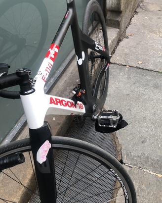 Argon carbonio