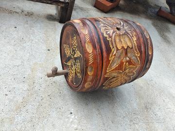 piccola botte dipinta a mano