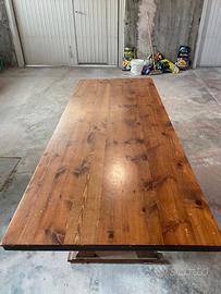 Tavolo in legno massello