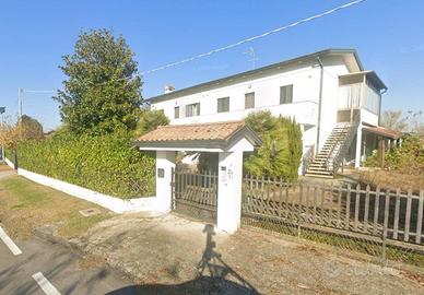 Villa di 347 m² con 5 locali e box auto doppio a C