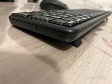 Logitech MK220 Tastiera+Mouse(Batt.Inclusa)