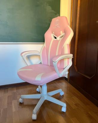 Sedia comoda da scrivania ragazza rosa