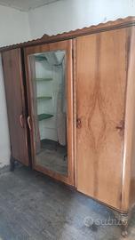 Mobile vintage in legno massello