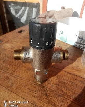 Miscelatore termico solare