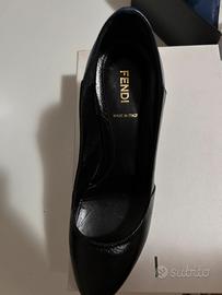 Due scarpe , Uno Fendi ed altro Voile Blanche
