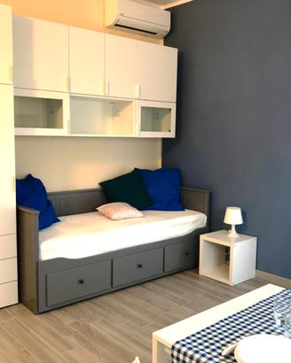 Monolocale con due balconi