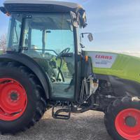 Trattore claas modello nexos 240vl