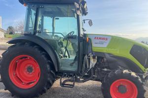 Trattore claas modello nexos 240vl