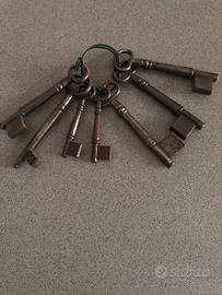Vecchie chiavi ferro antiche