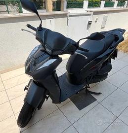 Honda SH 125 sport del 2025 - incidentato