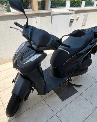 Honda SH 125 sport del 2025 - incidentato
