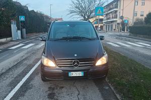 Mercedes Viano autocarro 