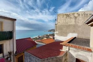 Caratteristico immobile su 4 livelli con Vista