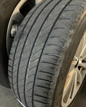 Gomme auto 225 50 17