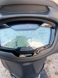 Beverly400 deep black