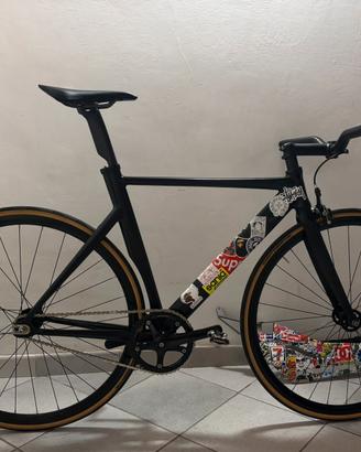 Scatto Fisso Aventon