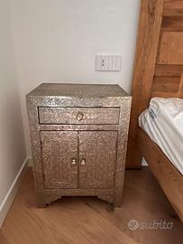Comodino stile indiano (Metallo Cesellato)