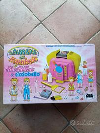 la fabbrica delle bambole