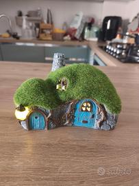 Casa delle fate per giardino con luce