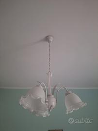 Lampadario a tre luci in ferro battuto laccato 