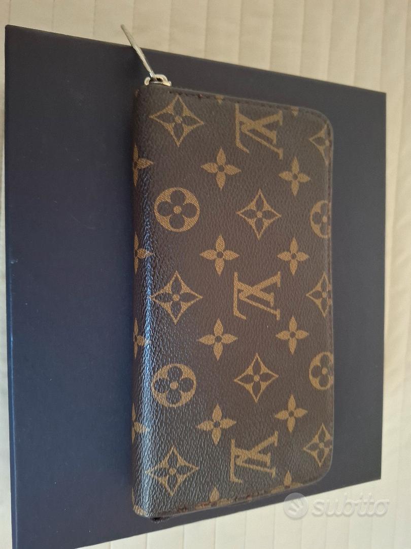 Louis Vuitton Marche Di Vestiti Con La P Portafoglio LOUIS VUITTON