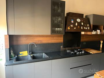 Cucina Moderna 5mt, elettrodomestici inclusi