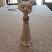 gatto in porcellana
