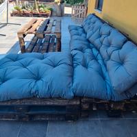 Cuscini per salotto esterno pedane
