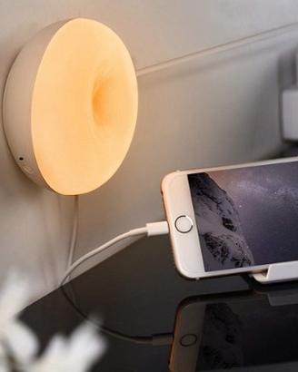 Lampada da notte con due porte USB
