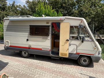 Camper Elnagh in buone condizioni