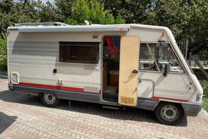Camper Elnagh in buone condizioni