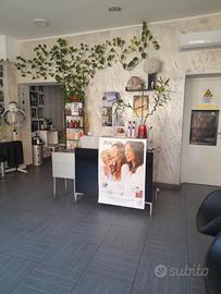 Salone parrucchiere con cabina estetica