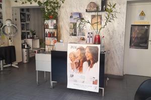 Salone parrucchiere con cabina estetica