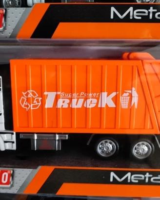 Modellino camion autocompattatore