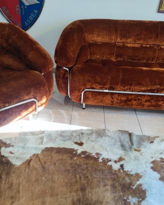 salotto completo vintage tenuto maniacalmente 