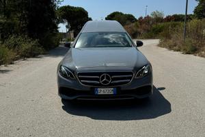 Carro funebre Mercedes classe e213