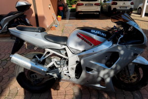 Suzuki GSX-R 750 k1 incidentata