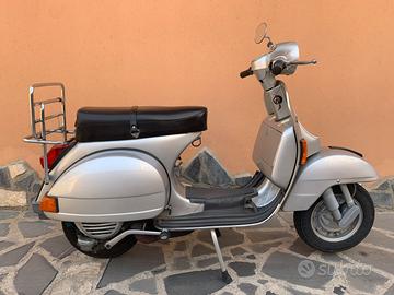 Vespa P200E
