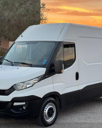 Iveco Daily 35s15 2.3 HPT 146cv L2H2