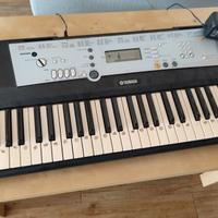 tastiera musicale Yamaha YPT 200