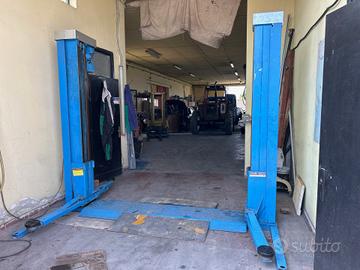 atrezzatura officina per trattori auto