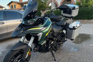 Benelli trk 702 stradale 