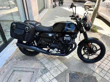 Moto Guzzi V7 IV