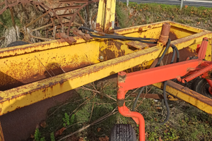 Livella idraulica per trattore