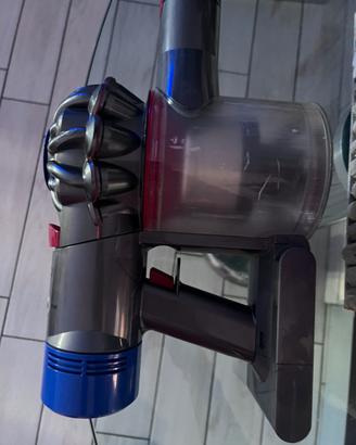 Dyson v8