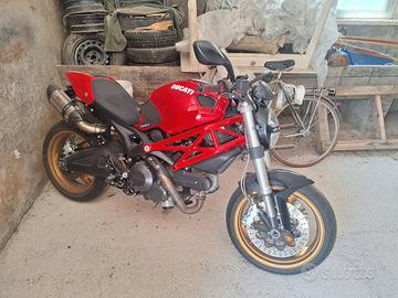 Ducati monster 696+